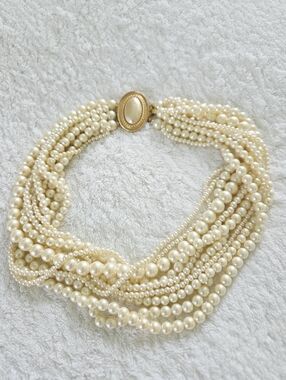 Vintage Carolee ✨️ Multi-Strand Ivory Pearl Statement Necklace with Gold Clasp